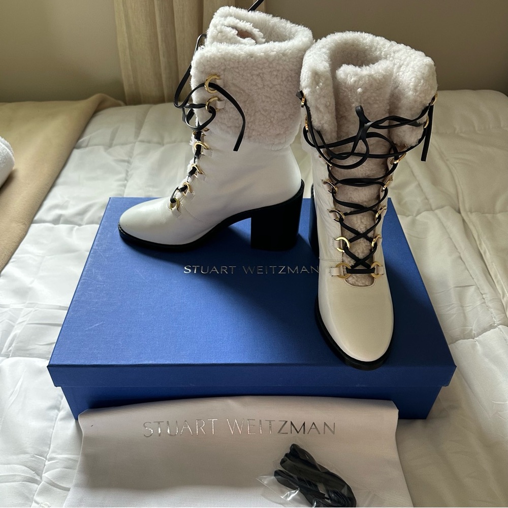 Stuart Weitzman Misha Boots. White leather, Shearling size 8 NEW